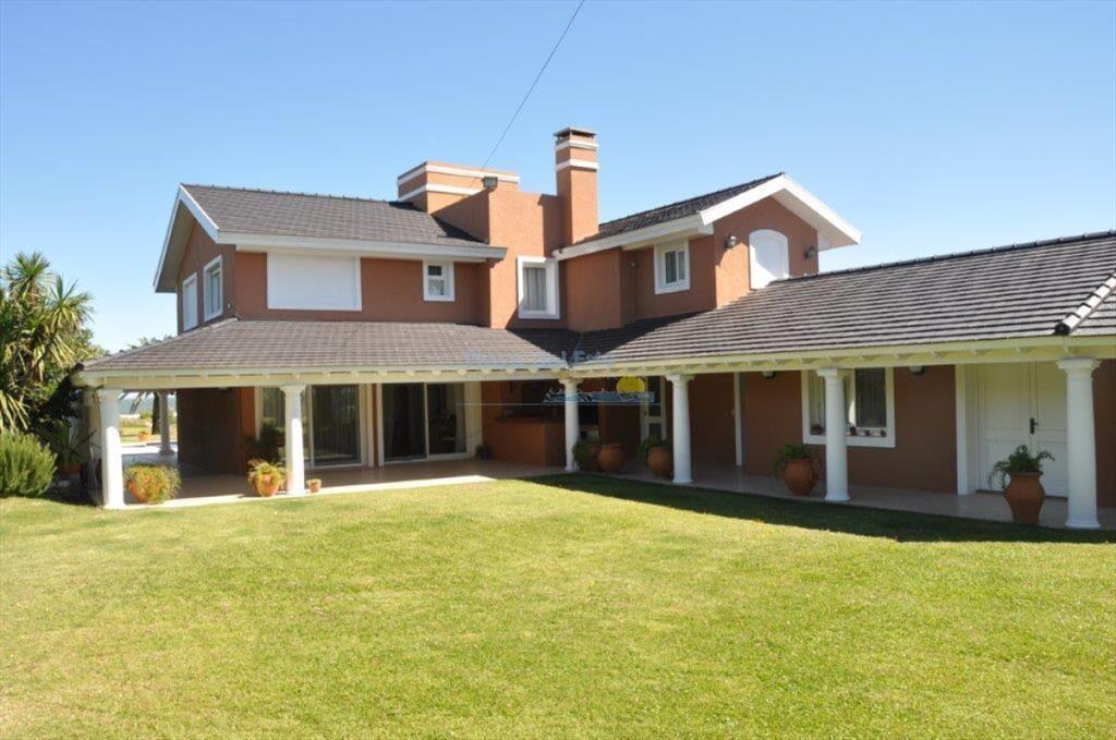 Hermosa casa en primra linea del mar, playa en -