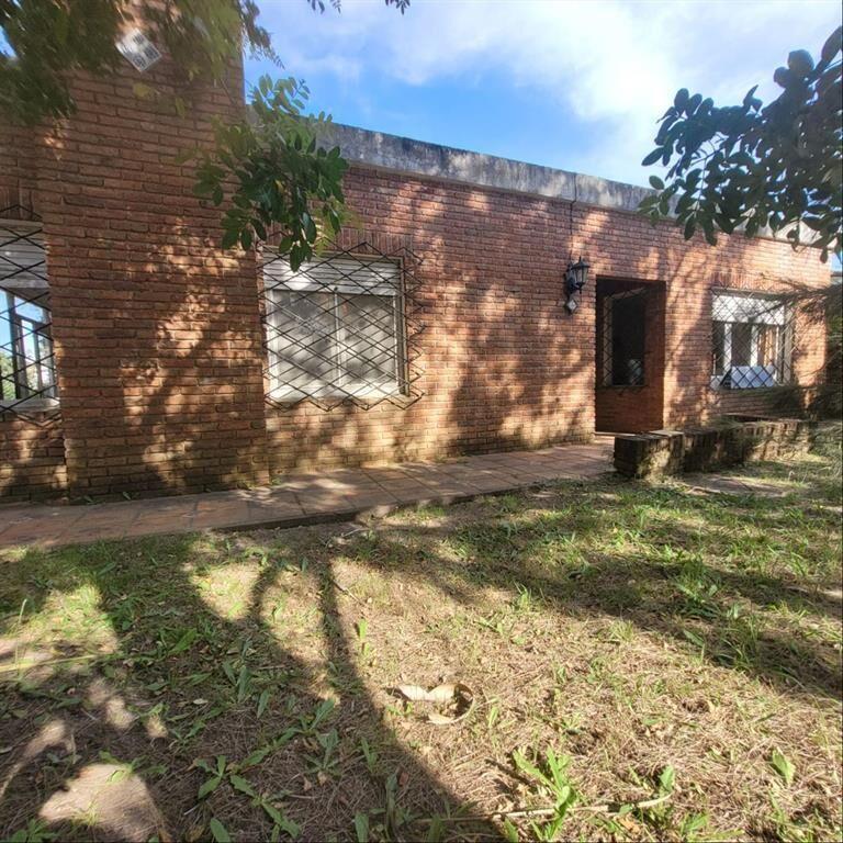 EN 2 PADRONES 4 dormitorios 3 baños Casa Venta La Floresta