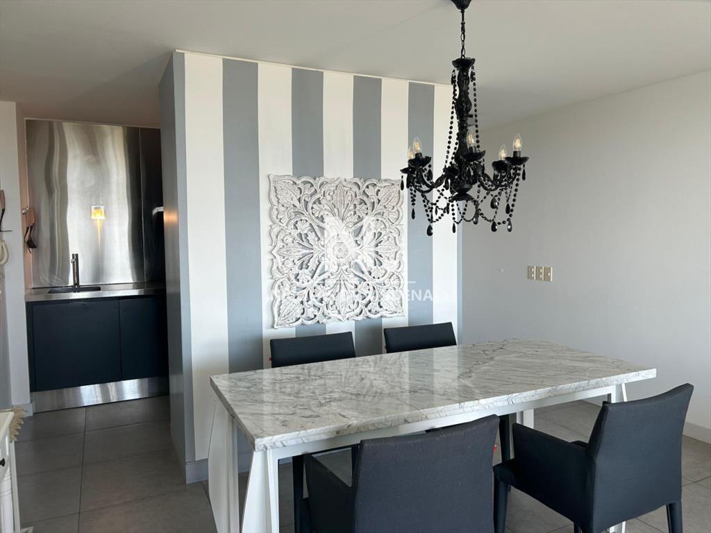 Apartamento en Venta de 2 dormitorios en Av. ,