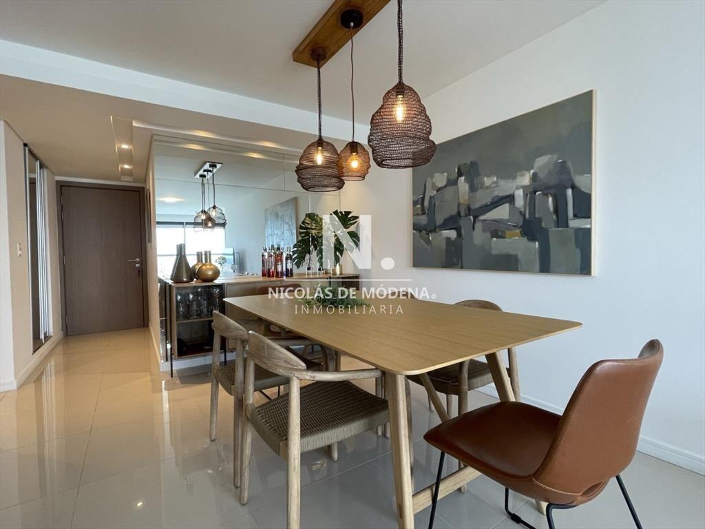 Vende apartamento de 2 dormitorios con vista al