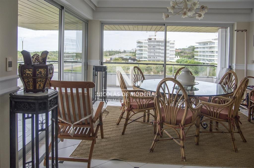 Apartamento de 4 dormitorios en Brava - Punta del