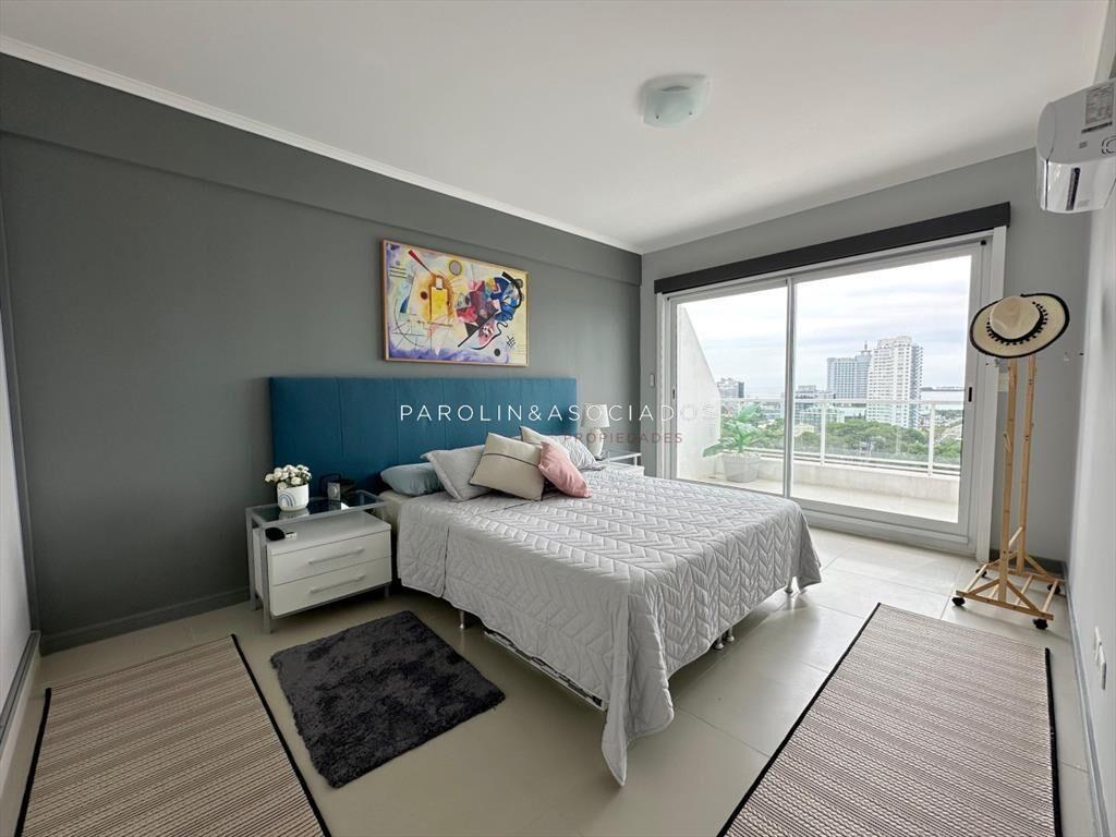 Penthouse en Venta de 3 Dormitorios en Punta del