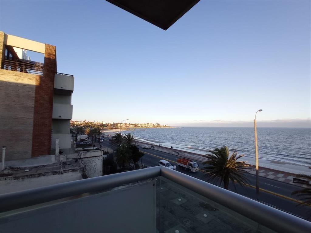 Rambla de Malvin, nuevo , 2 dormitorios, dos baños , gge ,