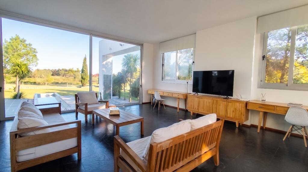 Exclusiva Casa 4 Suites en Venta en Village & Golf