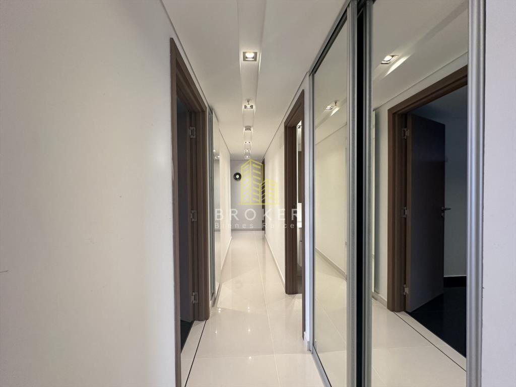 Venta de apartamento de categoria, dos y medio en