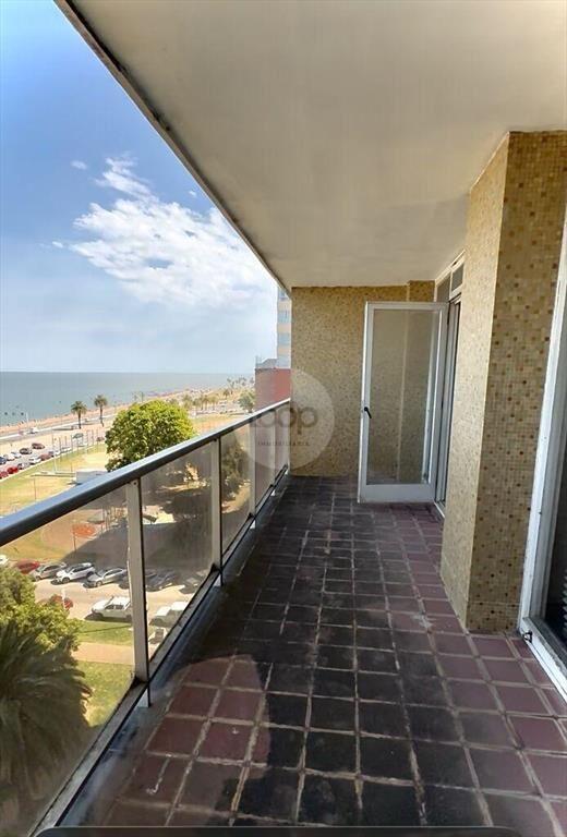 Apartamento en Edificio Lamaro al mar!!!!