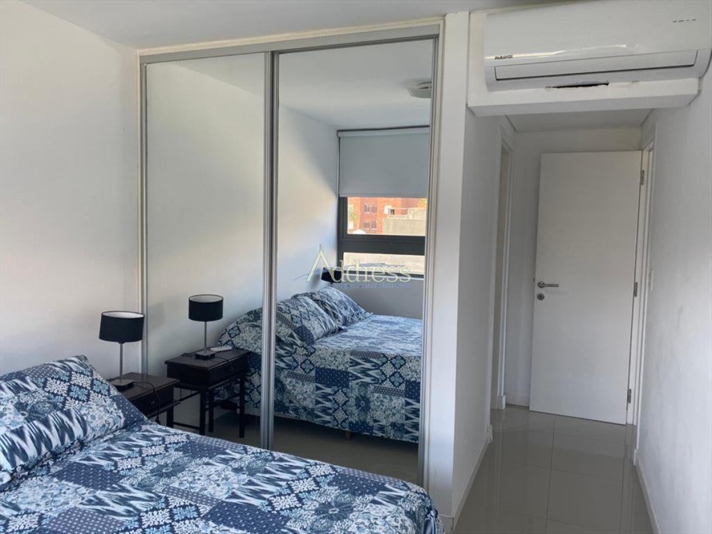 Apto 2 dorm, 2 baños, esquinero, en venta