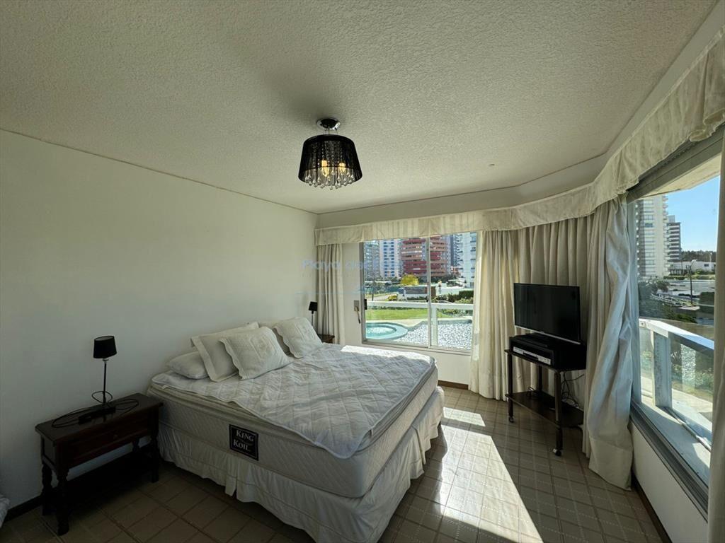 Apartamento en alquiler de 2 dormitorios en Punta
