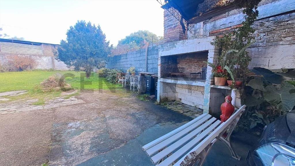 Venta|Casa prox Shopp y Centro|2dormitorios|cochera|parri...