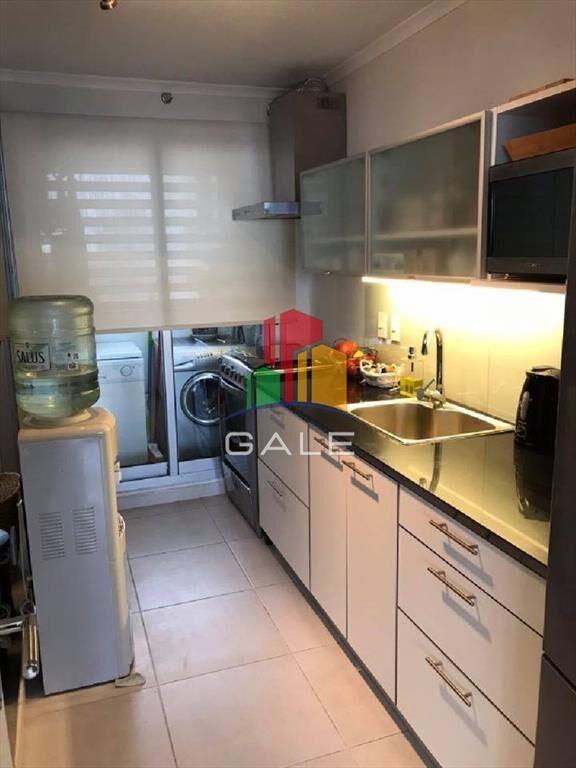 Vende apartamento de 2 dormitorios en Punta del Este con vi