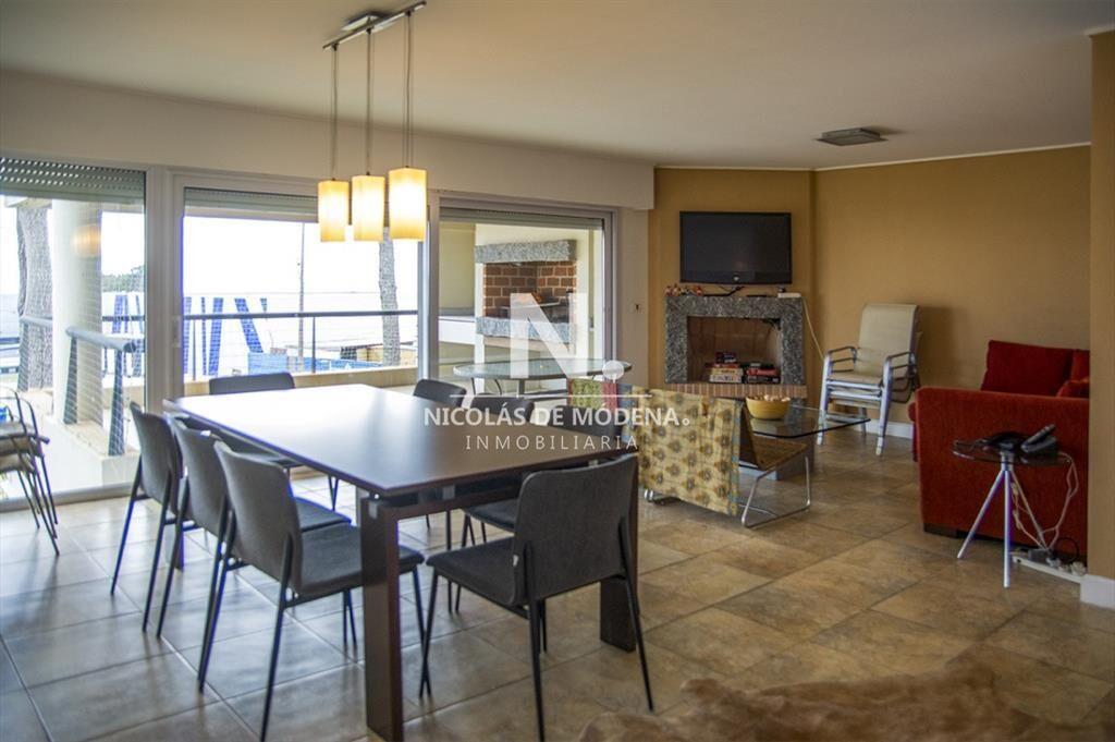Departamento en venta en Playa Mansa a 100 mts 4
