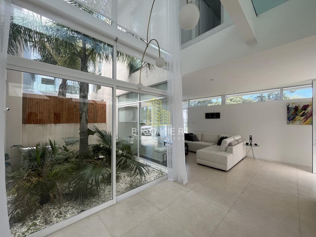 Casa en Venta 4 Dormitorios en Solanas Barrio del