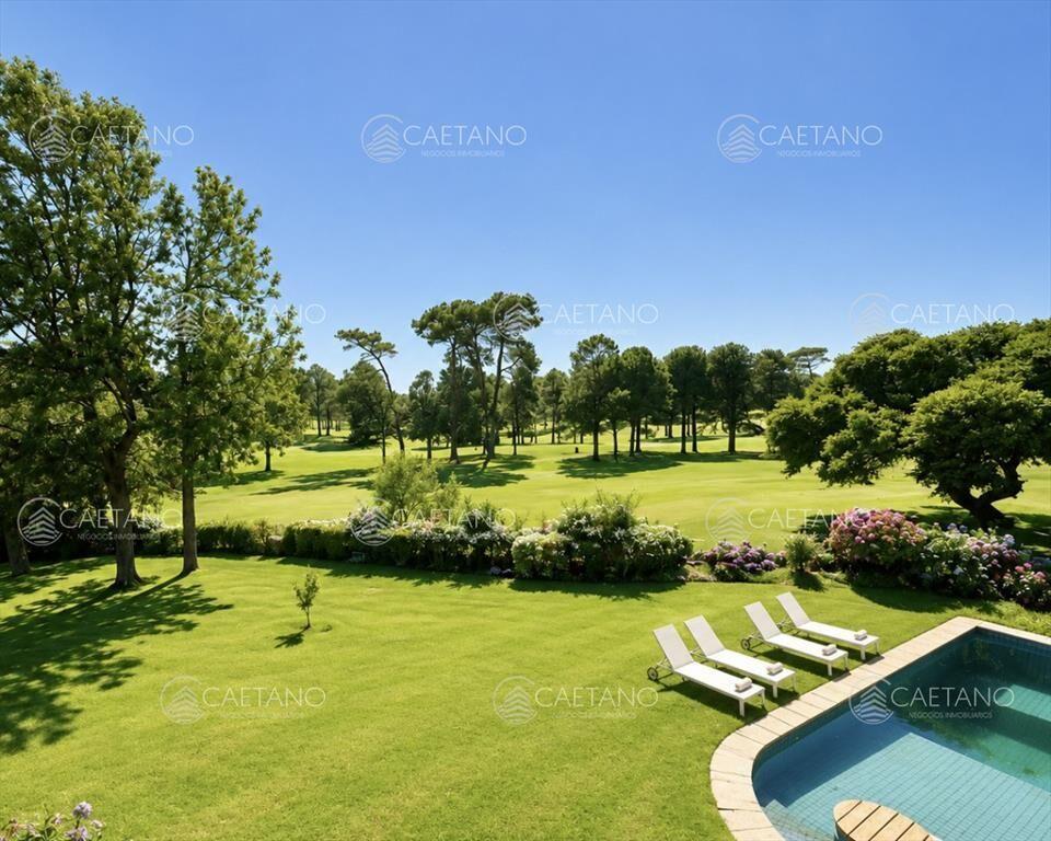 ESPECTACULAR CASA EN EL GOLF DE 5 DORMITORIOS EN VENTA