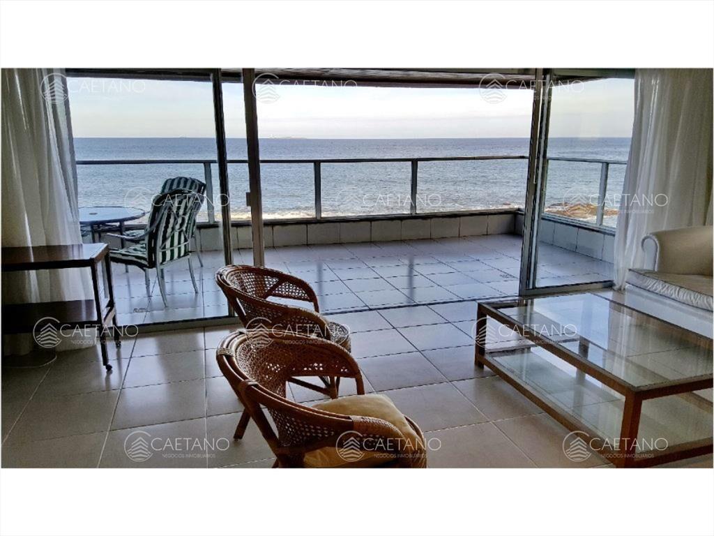Venta apartamento 3 dormitorios península Punta