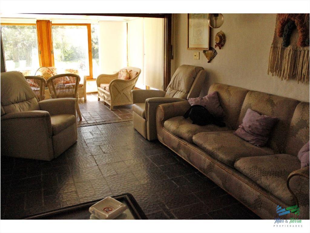 Vendo casa 5 dormitorios con piscina, primeras paradas play