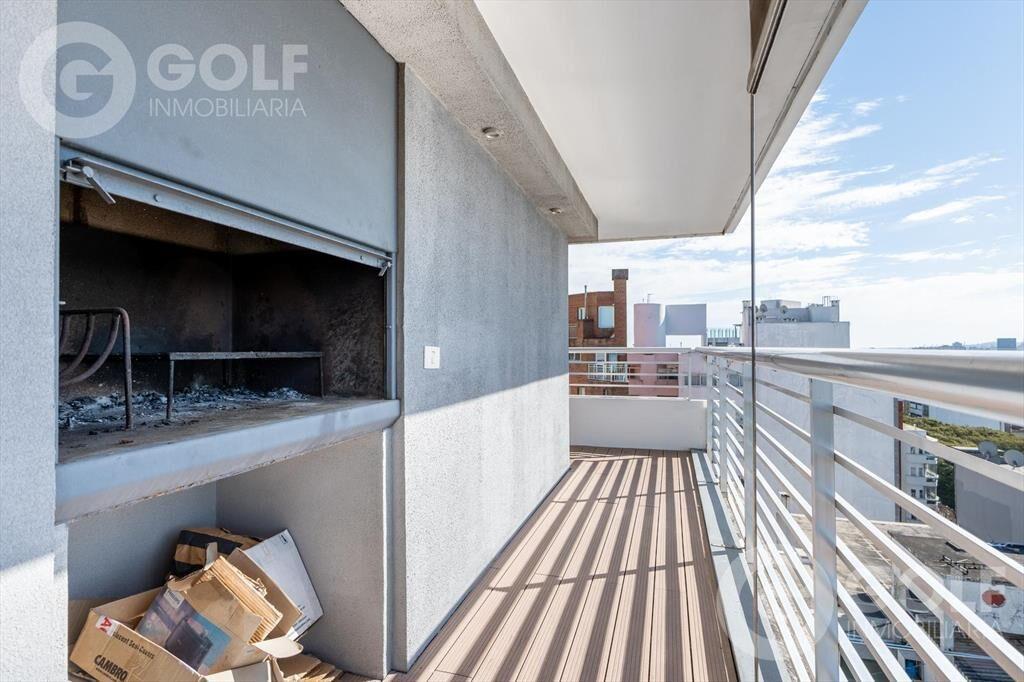 Alquiler de apartamento de 2 dormitorios con muebles y coch