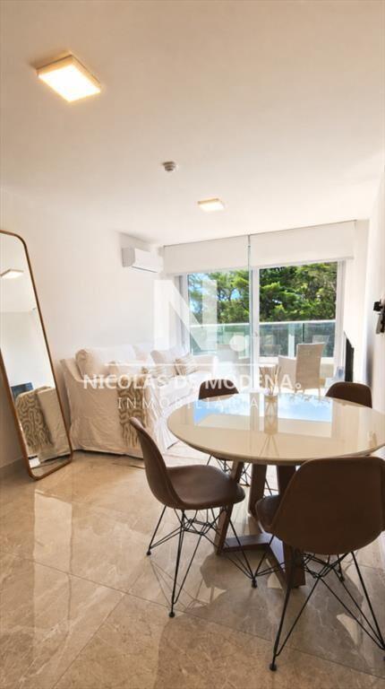 Apartamento de 1 dormitorio en venta, con vista a
