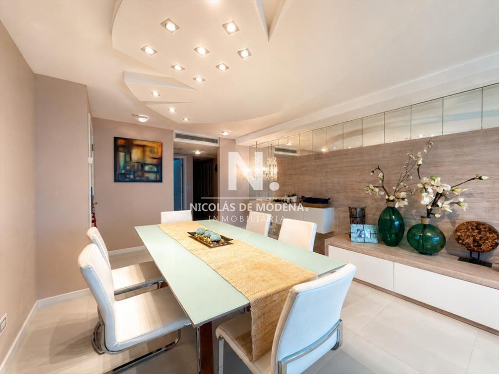 Vende Apartamento en Mansa de 3 dormitorios.