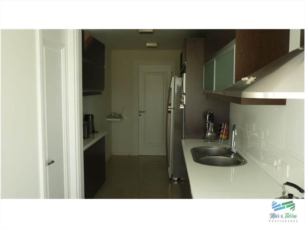 Apartamento en Brava, 3 dormitorios *
