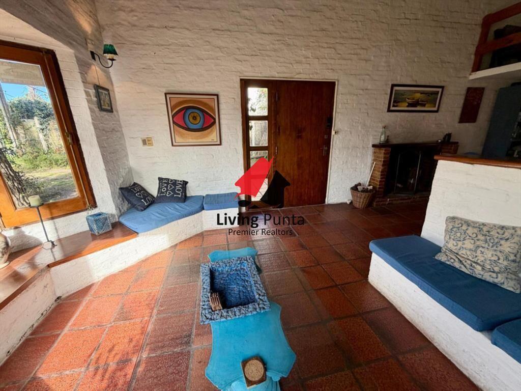 Hermosa casa en venta con piscina en punta del