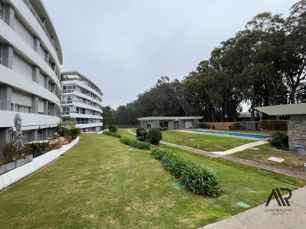 Apartamento en venta de 2 dormitorios, 2 baños y 2 garaj...