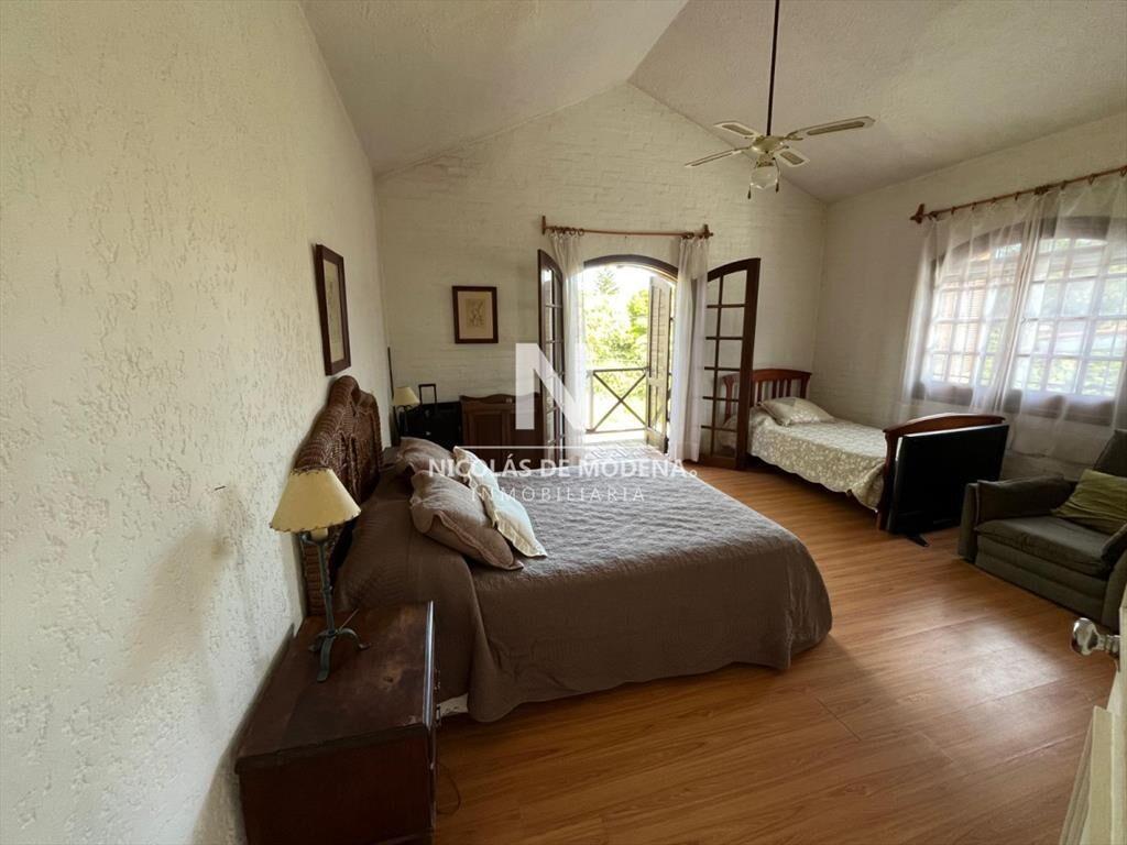 Alquila casa en Mansa Punta del Este, de 3dormitorios.