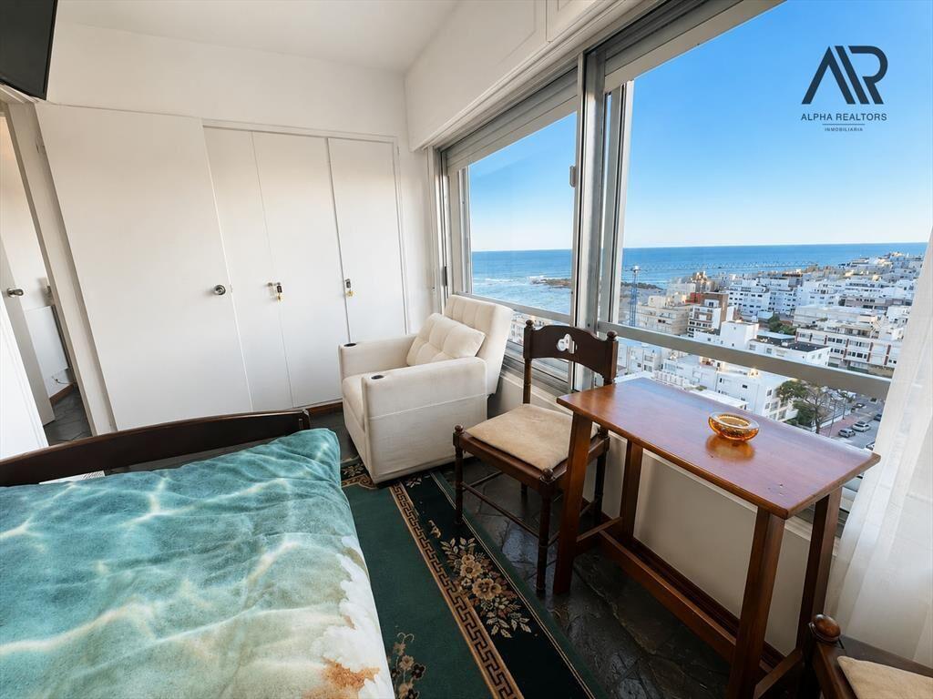 Apartamento en venta c/ cochera en Península