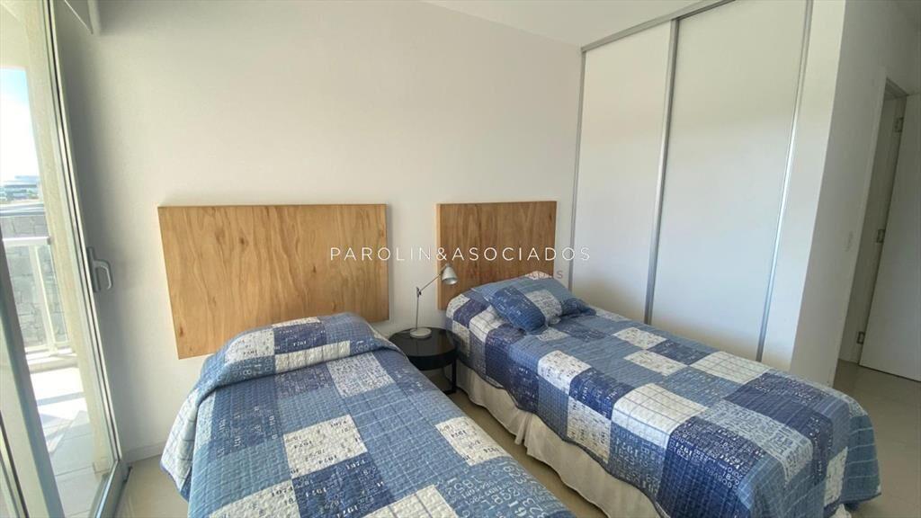 Apartamento de 3 dormitorios en venta en edificio Blue Mari