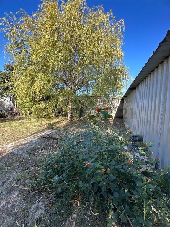 Venta de Terreno 400 m2 en Salinas con galpón de 59 m2, c...