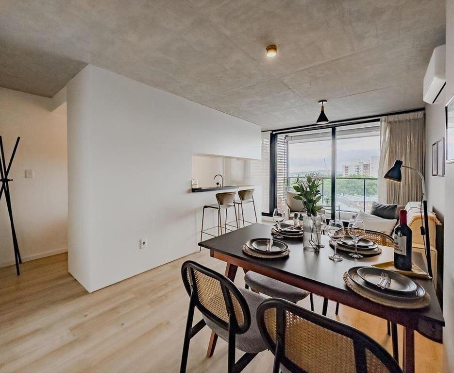 VENTA APARTAMENTO AV. LIBERTADOR 1 DORM CON PATIO