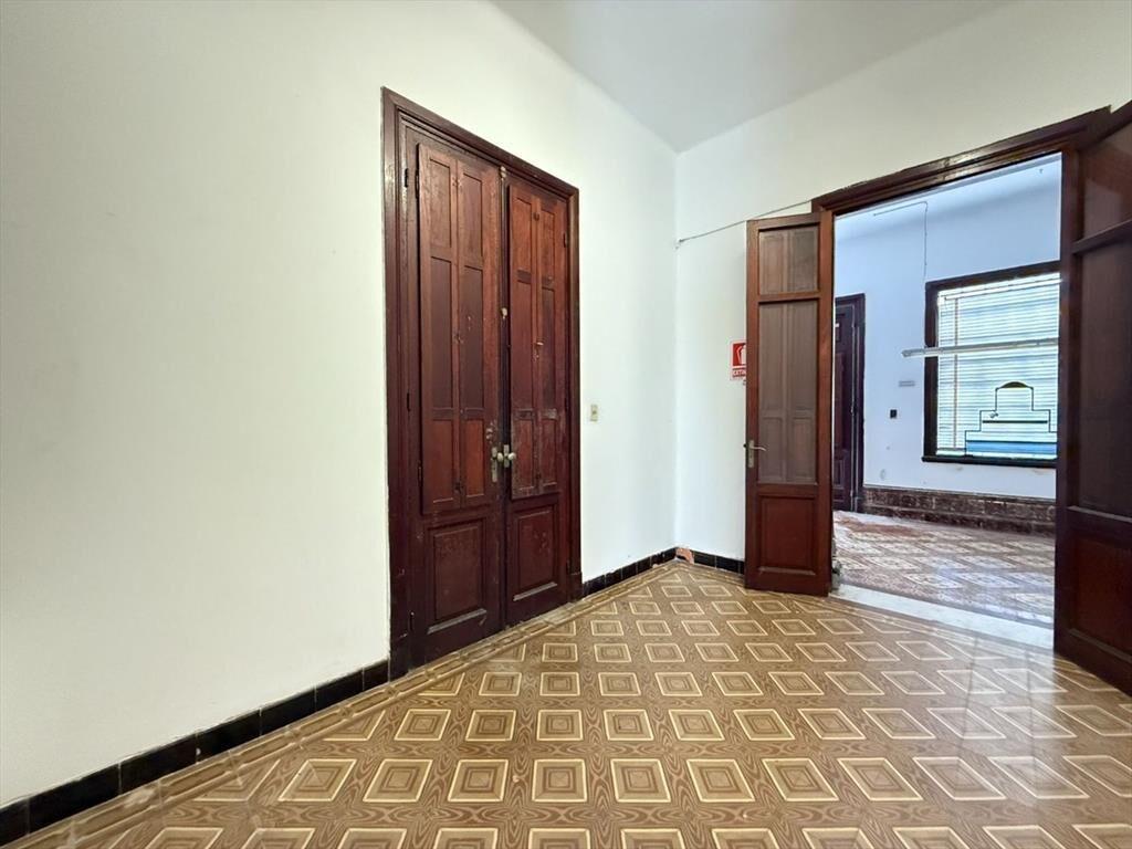 VENTA Casa a reciclar con local al frente, Buceo