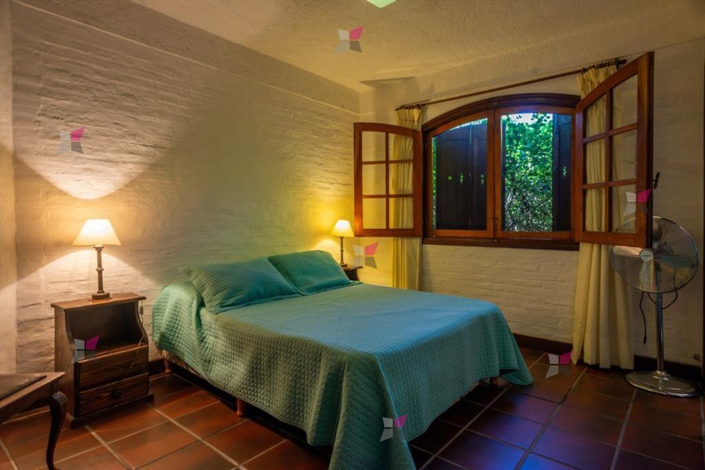 VENTA DE CASA DE 5 DORMITORIOS EN SOLANAS PUNTA