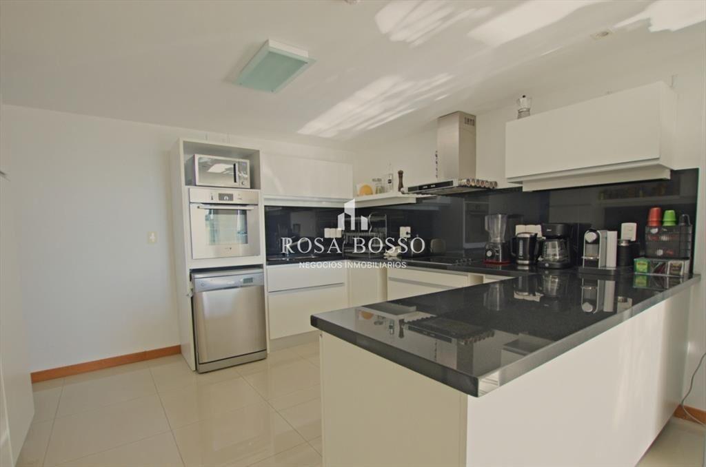 Apartamento de 3 dormitorios en torre de categoría - Prime