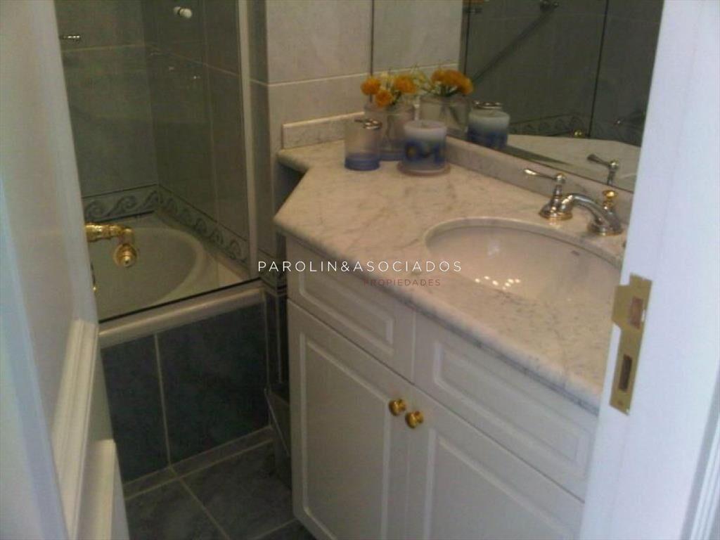 Apartamento de 3 dormitorios en Coral Tower, del
