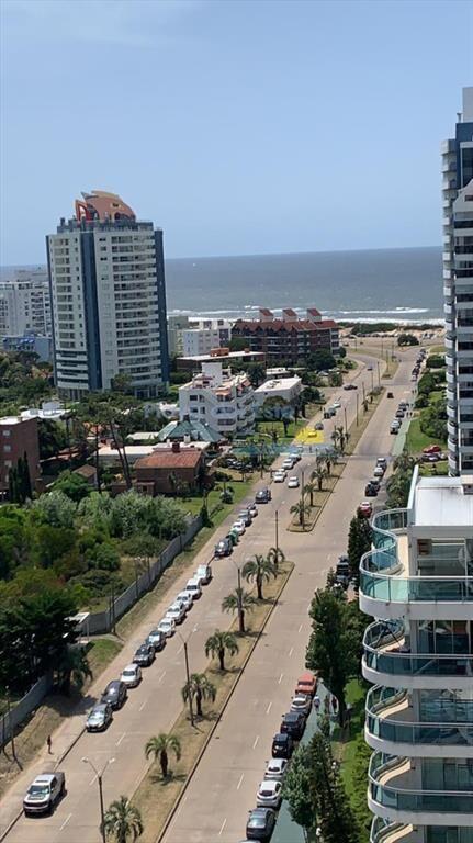 Apartamento de 3 dormitorios en edificio Art ,