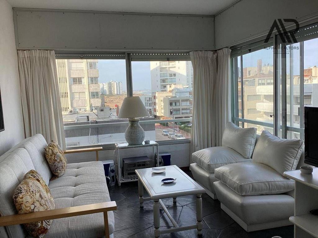 Apartamento en venta c/ cochera en Península
