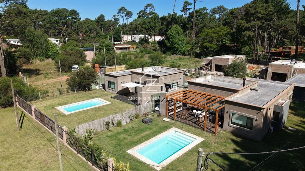 Casa a estrenar en Parque Burnett U$S 325.000