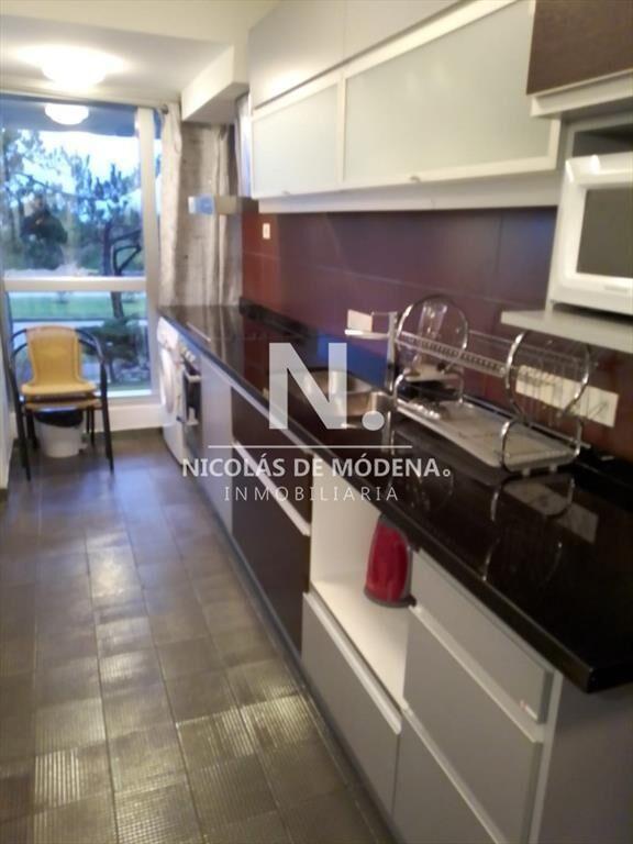 Apartamento con excelente ubicación.