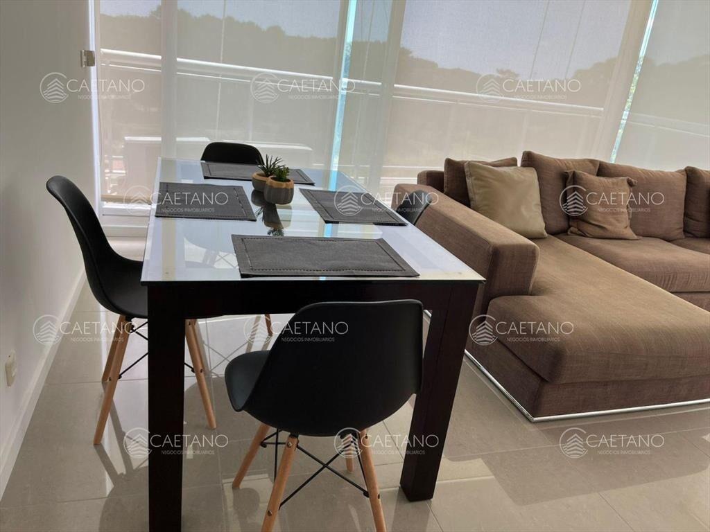 venta apartamento un dormitorio en Av. Roosevelt.