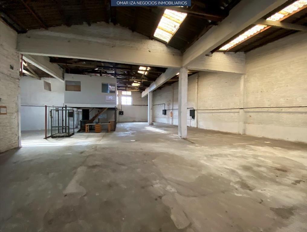 VENTA con renta local industrial deposito galpon atahualpa