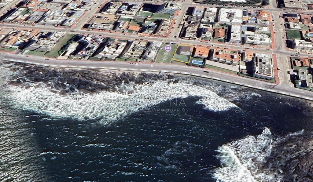 Espectacular lote frente al mar, ideal inversores