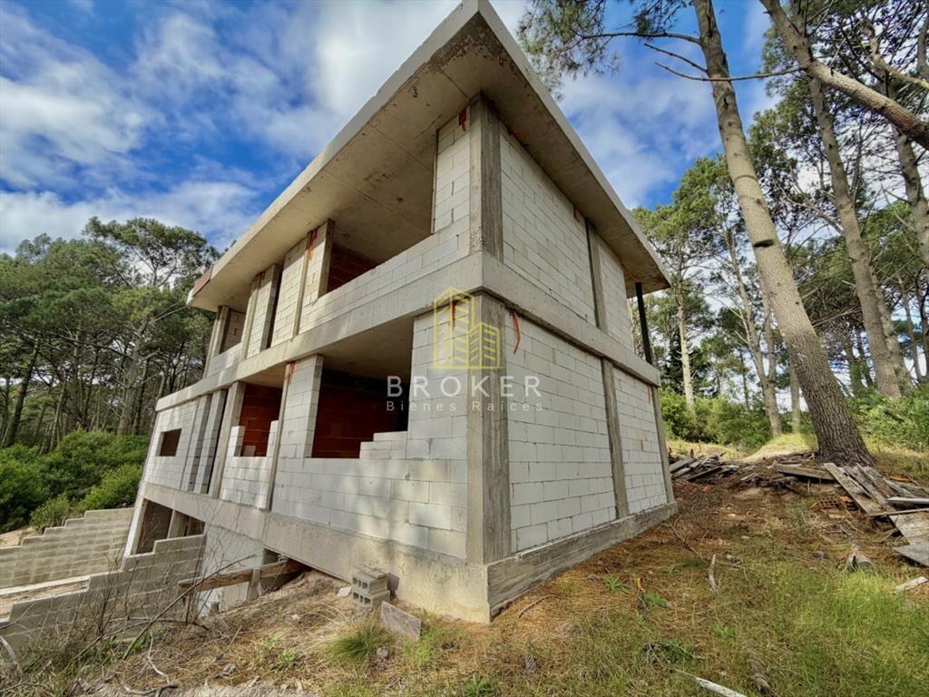 Venta de Terreno con mejoras en Club del Lago