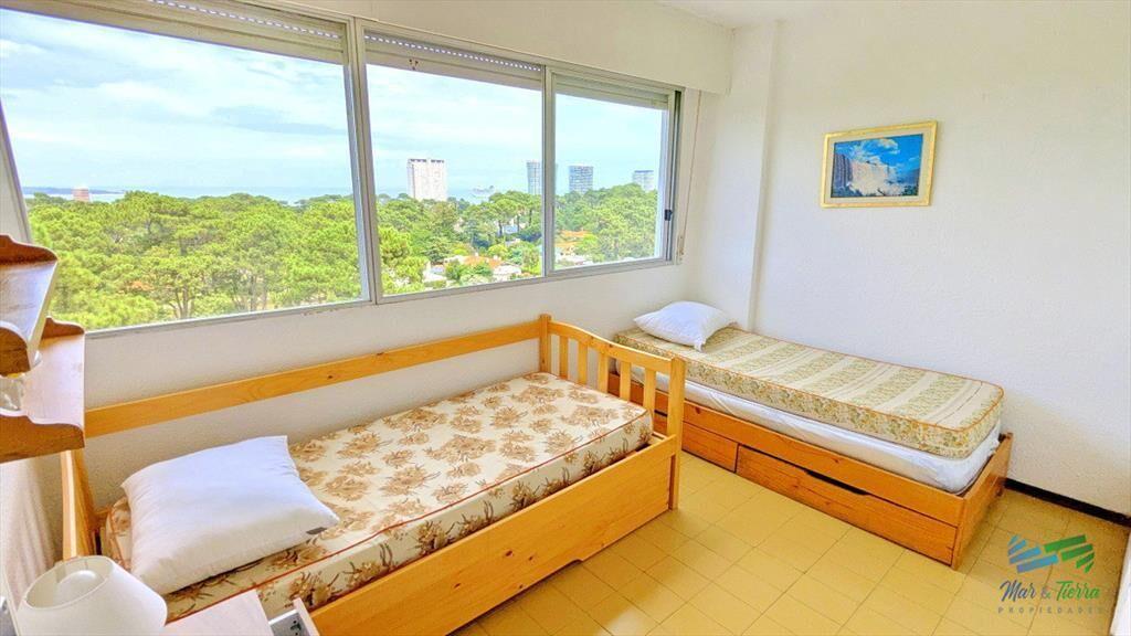 Roosevelt: Apartamento en venta y alquiler.