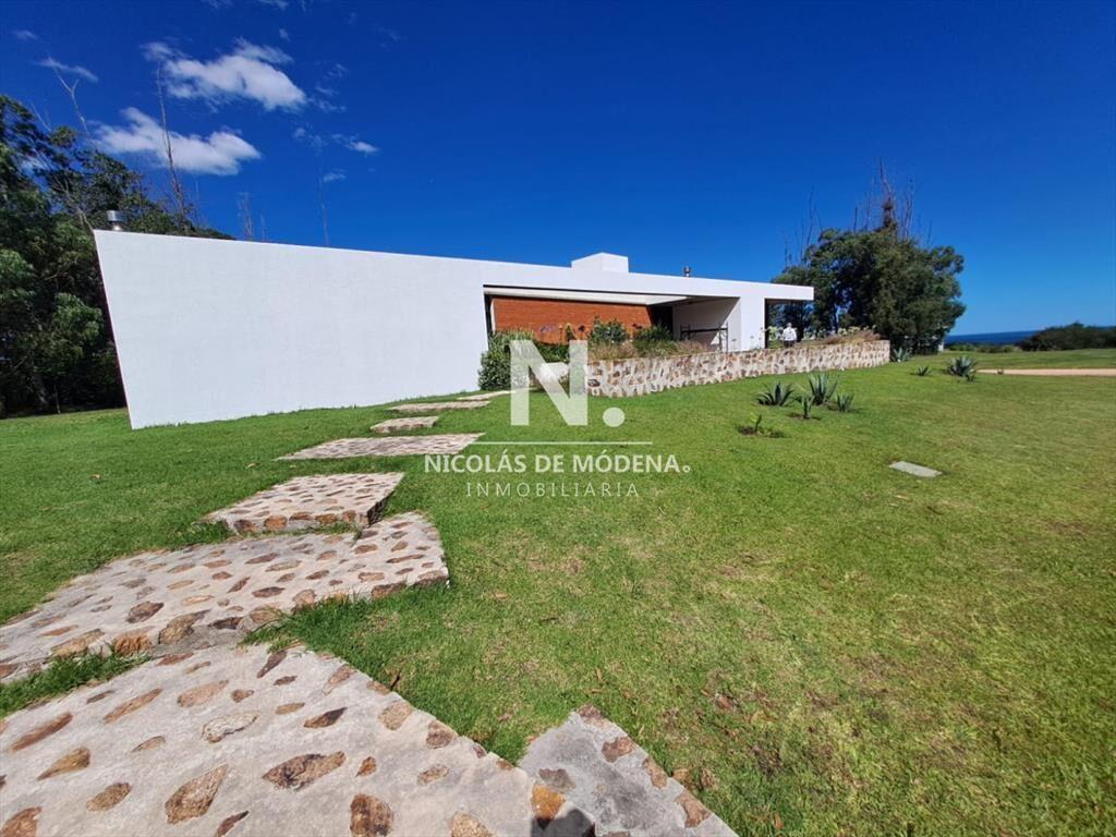 En venta espectacular casa en Las Garzas, de 3 dormitorios