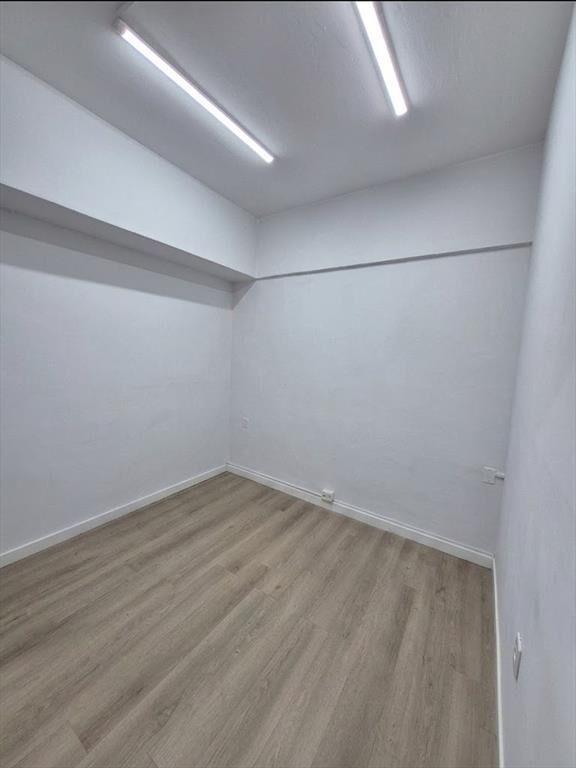 Alquiler de local comercial en el Centro Yi y 18