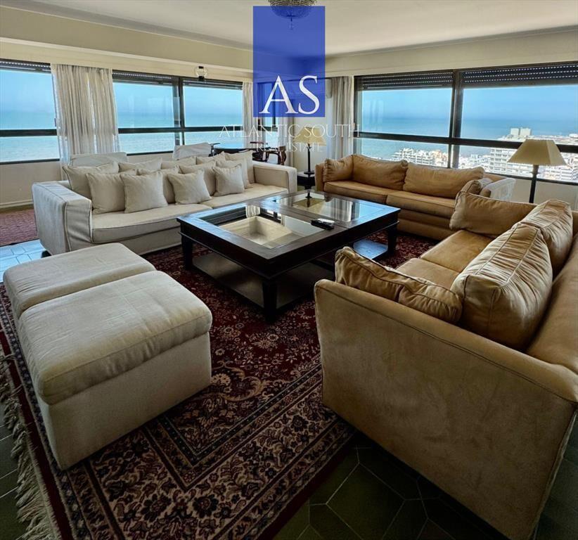 Apartamento de 4 dormitorios en península con al