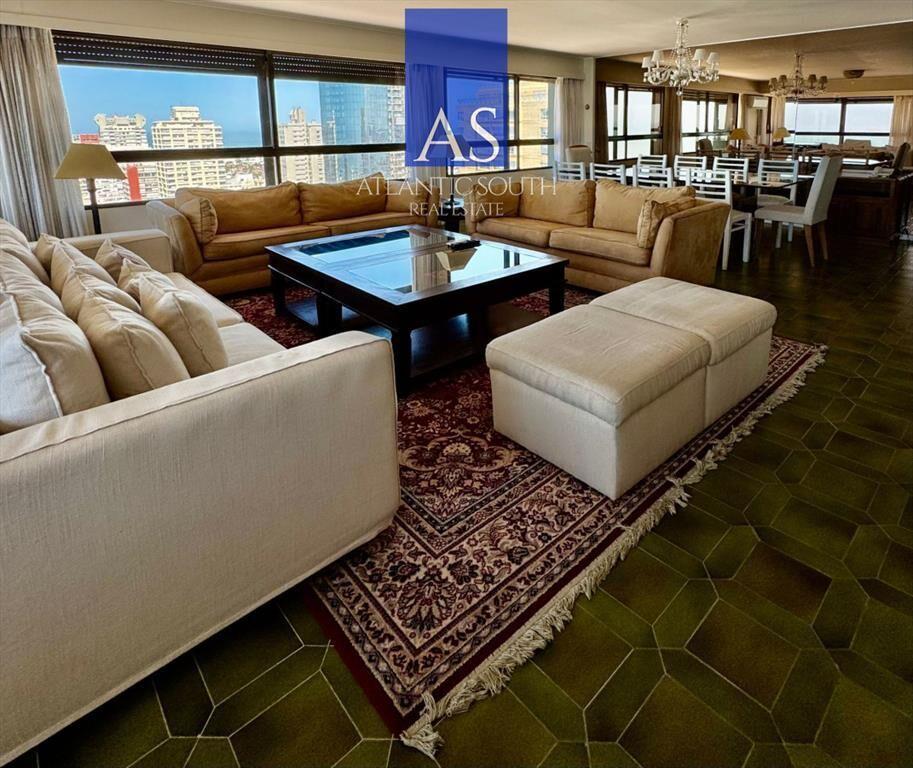 Apartamento de 4 dormitorios en península con al