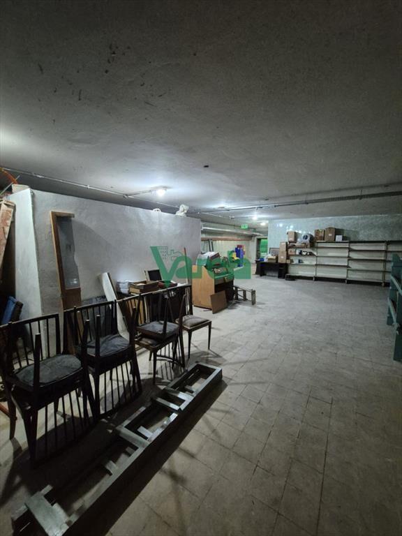 Venta local en 3 plantas 700 mts2, Agraciada esq