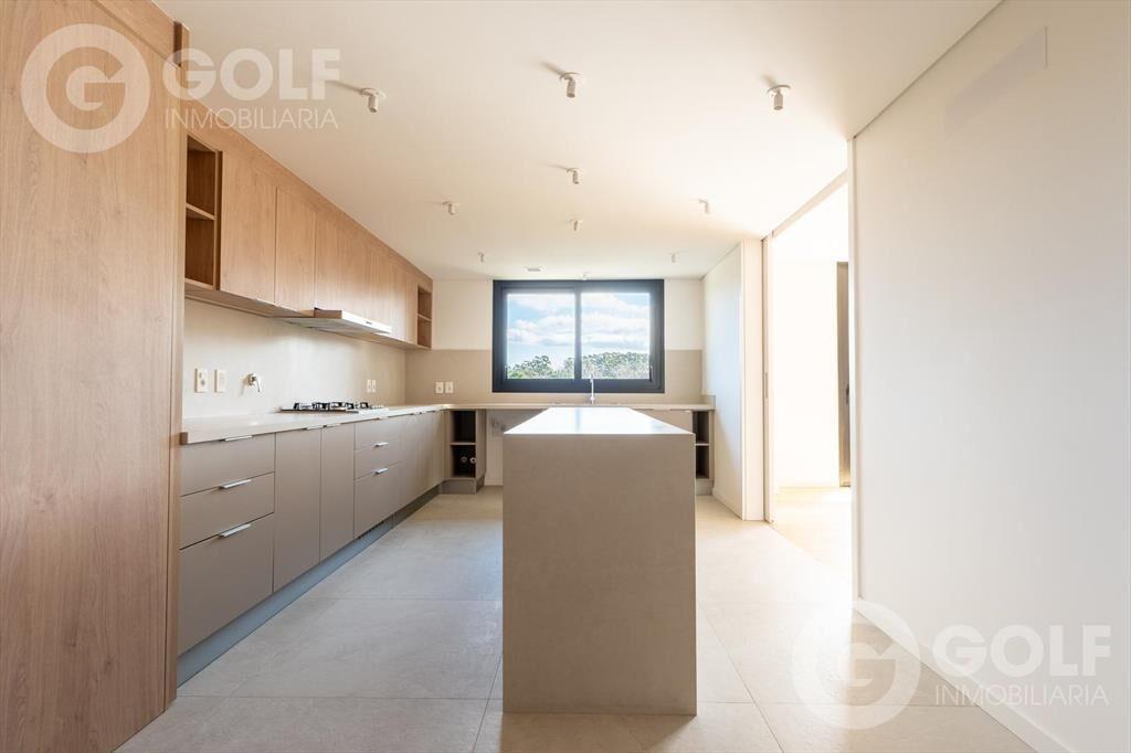 Venta o alquiler de apartamento 4 dormitorios TRENTO
