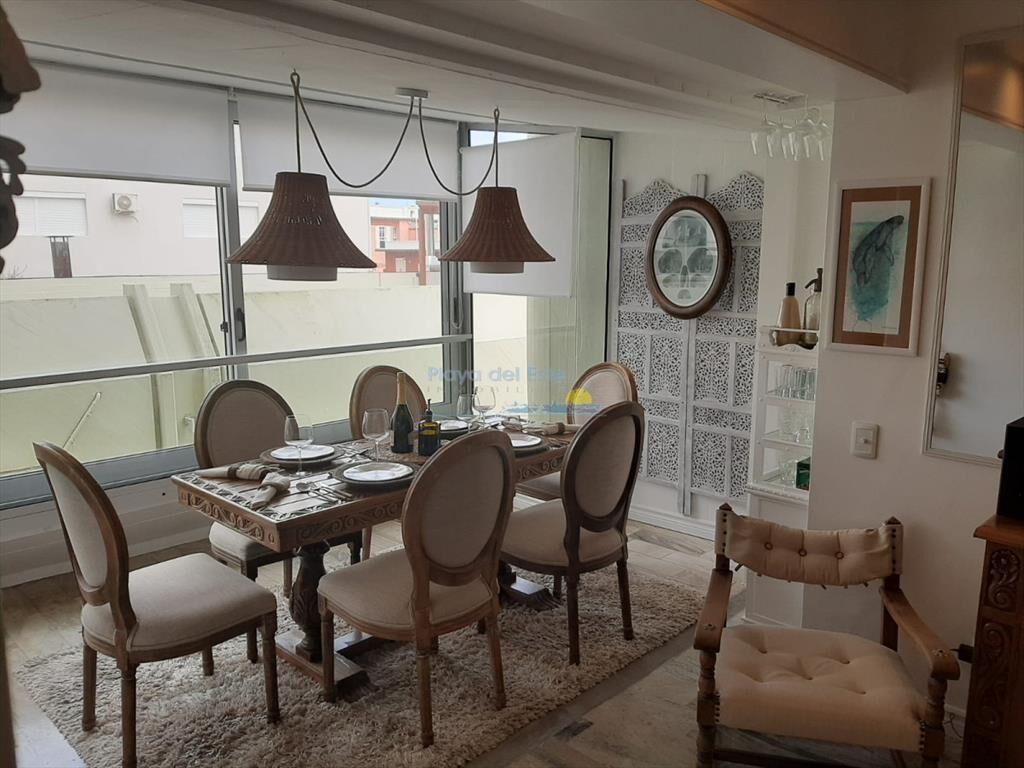 Departamento en Venta de 2 Dormitorios en Punta